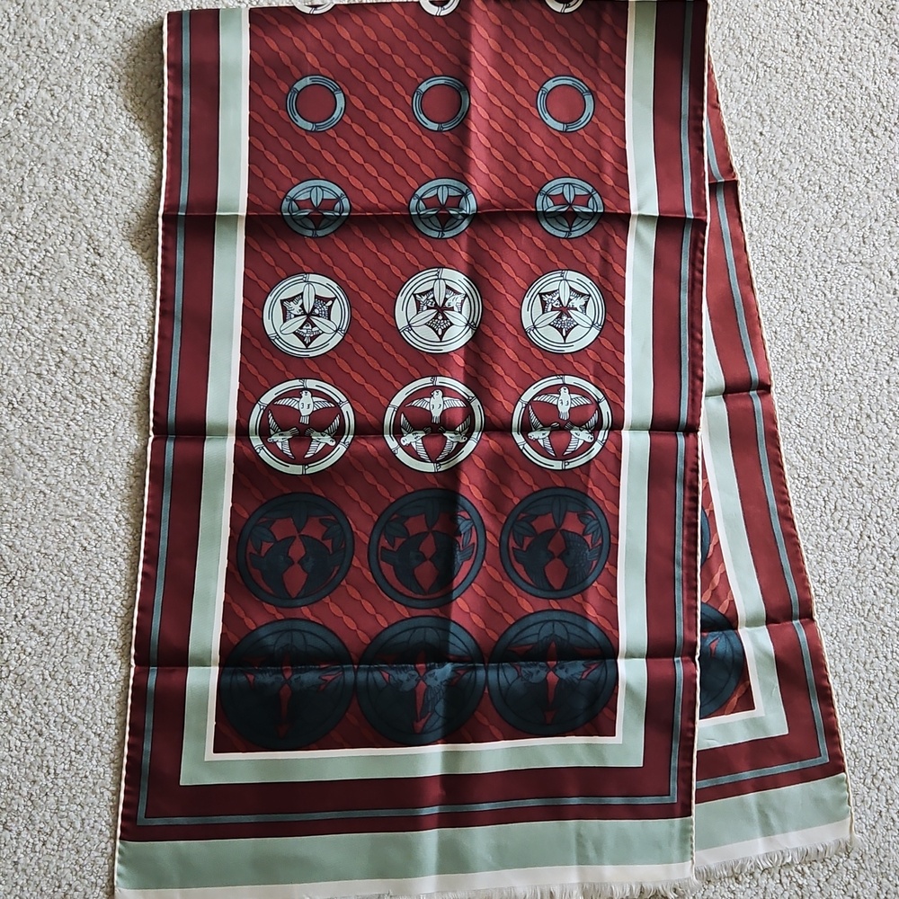 Two vintage scarves by Lanvin & Liberty - Picture 6 of 10